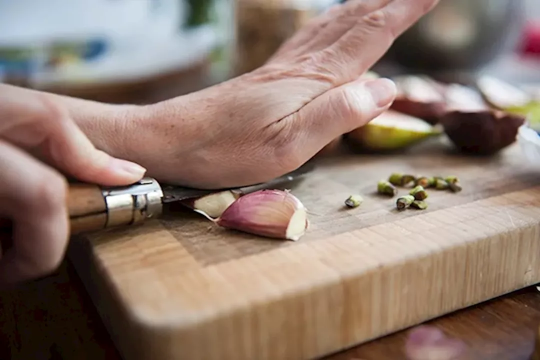 فوائد الثوم مرهونة بكيفية تناوله- إليك أفضل طريقة لصحة الجسم